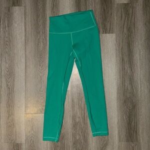 Lululemon Wunder Train High-Rise Tight
25"